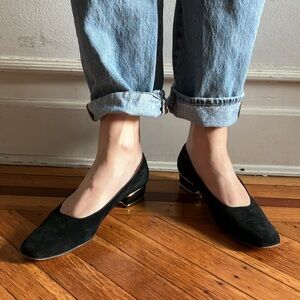 Ferragamo Vintage Black Suede Low Heeled Loafers W/ Gold Trim Sz B 36 US 8.5